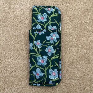 NWOT Vera Bradley Flat Iron/Hot Tools Holder • Charlotte Stems